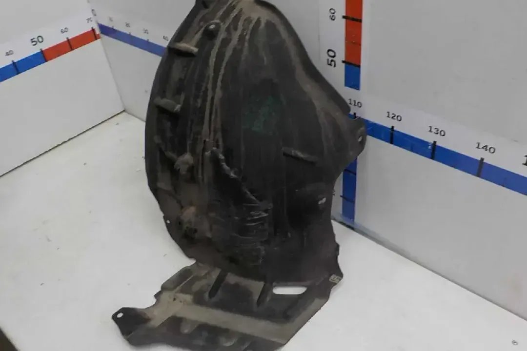 Front inner fender L (New Model)